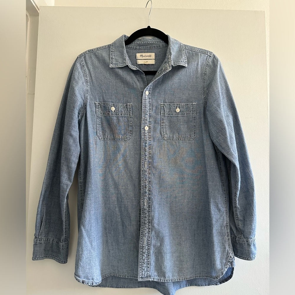 Madewell women’s chambray shirt size M